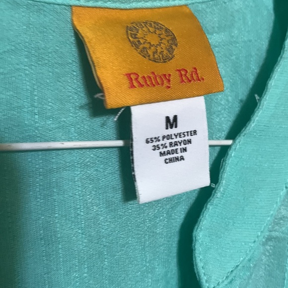 RUBY RD. - Shear , Embroidery, Button Down , NWT BEAUTIFUL SUMMER TOP (M) - Picture 4 of 12